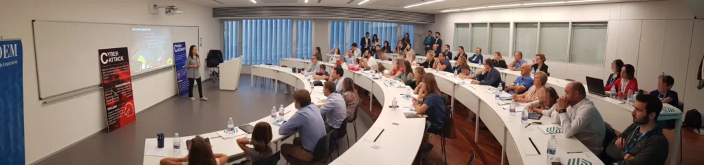 Sesión de ciberseguridad en familia en EDEM